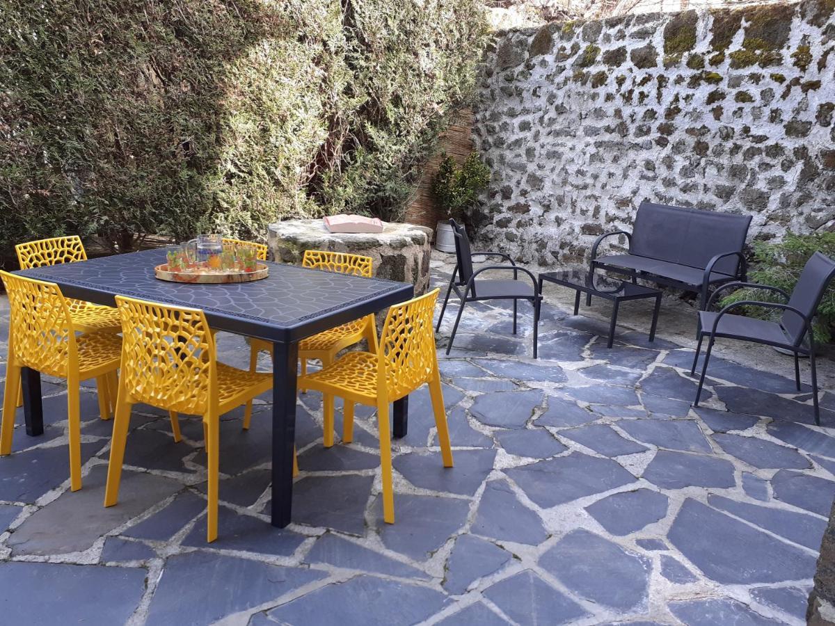 Maison Du Soleil Chez Isa Polignac  Luaran gambar