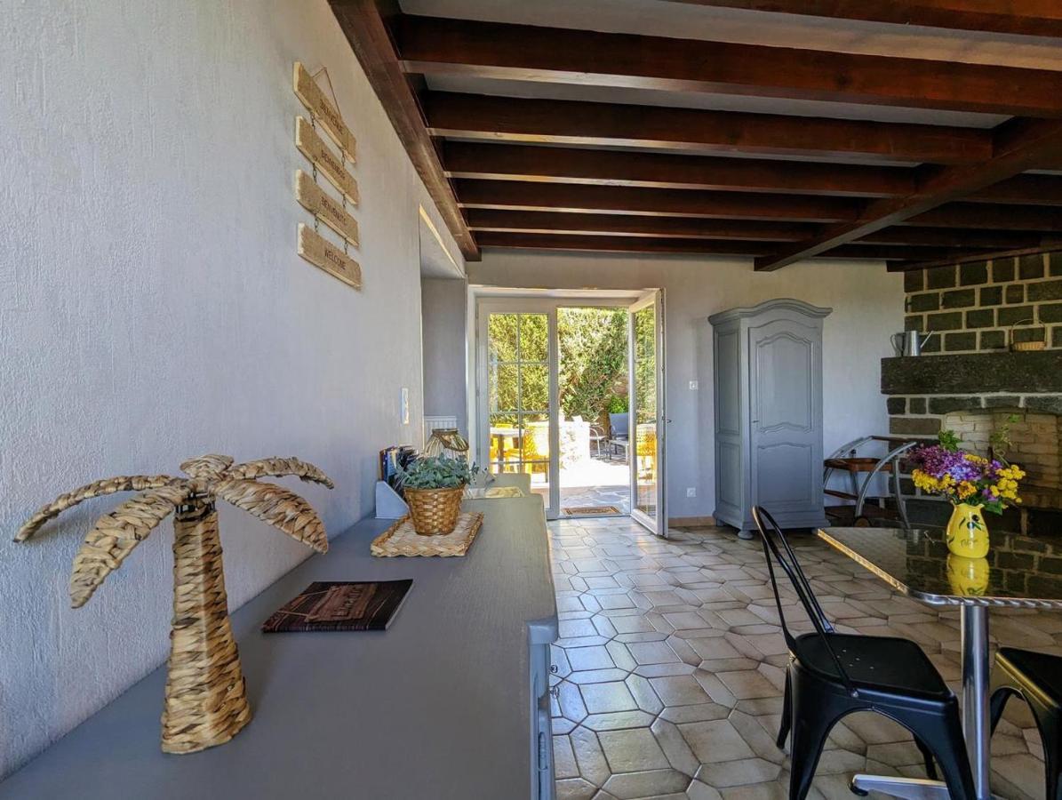 Maison Du Soleil Chez Isa Polignac  Luaran gambar