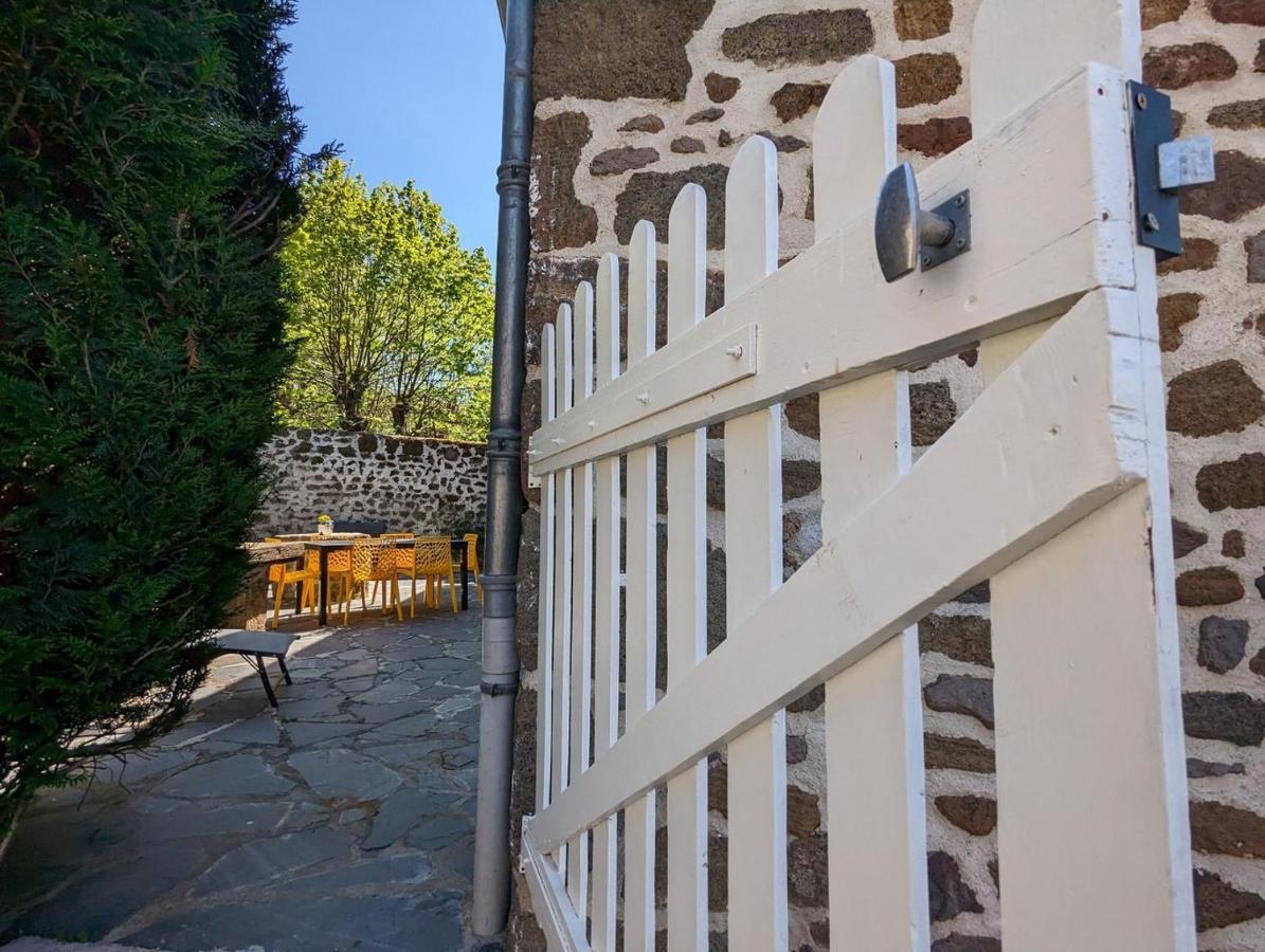 Maison Du Soleil Chez Isa Polignac  Luaran gambar